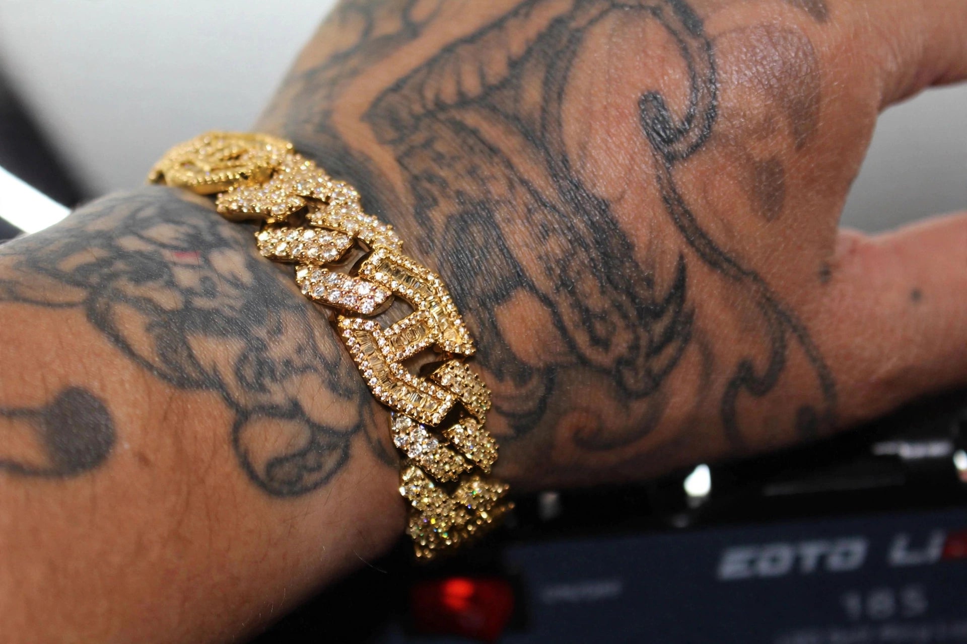 14mm FIGARUCCI 18.2ctw Lab Sim VVS1 Diamonds Bracelet -Gold