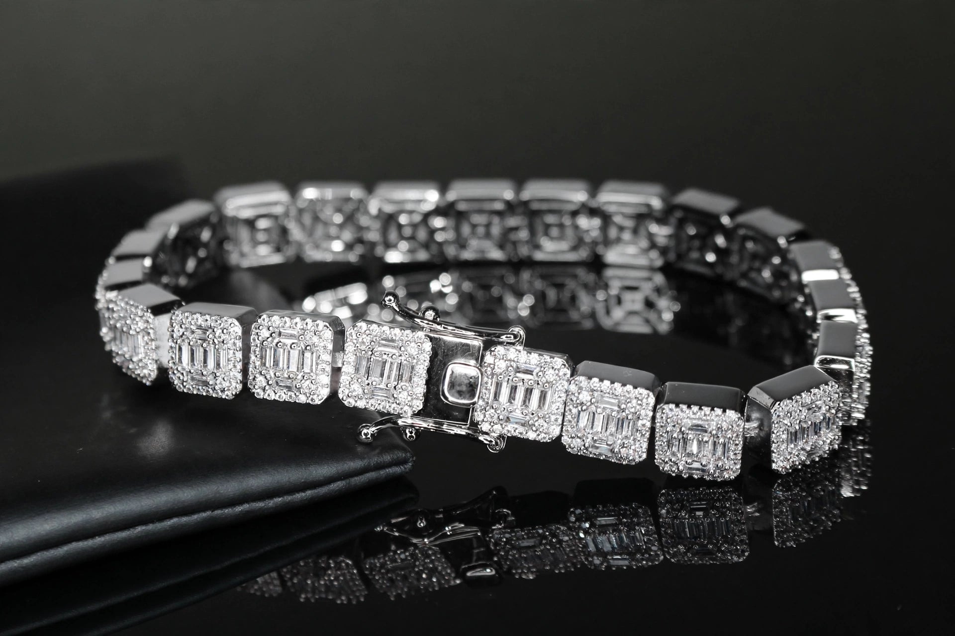 10mm Baguette Square Cushion-Cut Tennis Bracelet 18.6ct Lab Sim VVS1 Diamond