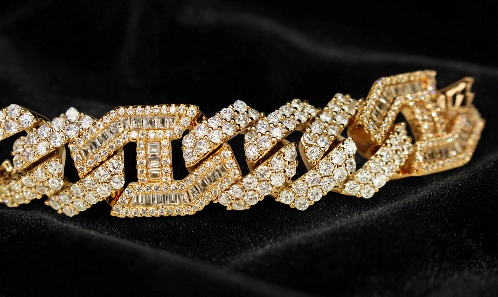 14mm FIGARUCCI 18.2ctw Lab Sim VVS1 Diamonds Bracelet -Gold