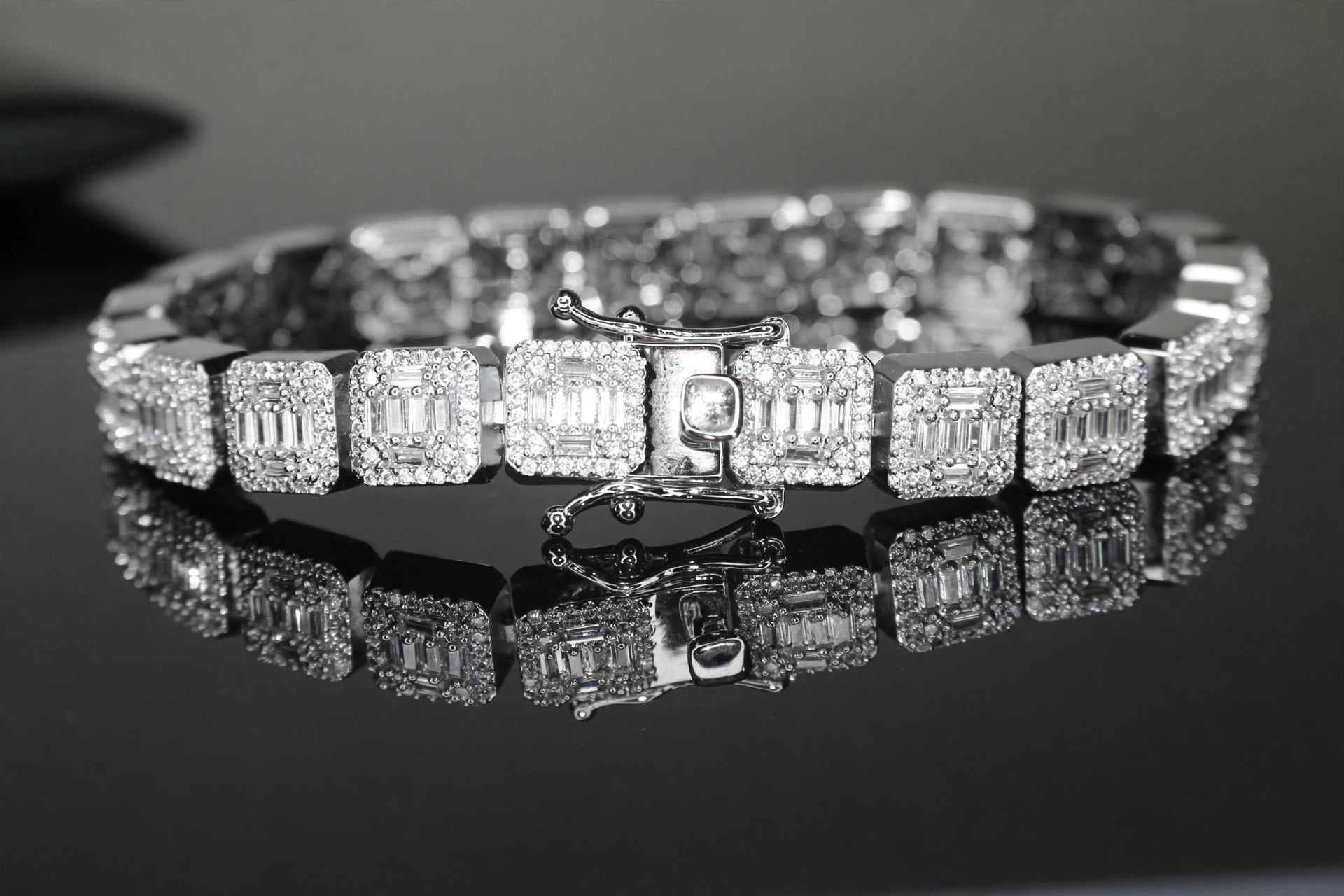 10mm Baguette Square Cushion-Cut Tennis Bracelet 18.6ct Lab Sim VVS1 Diamond