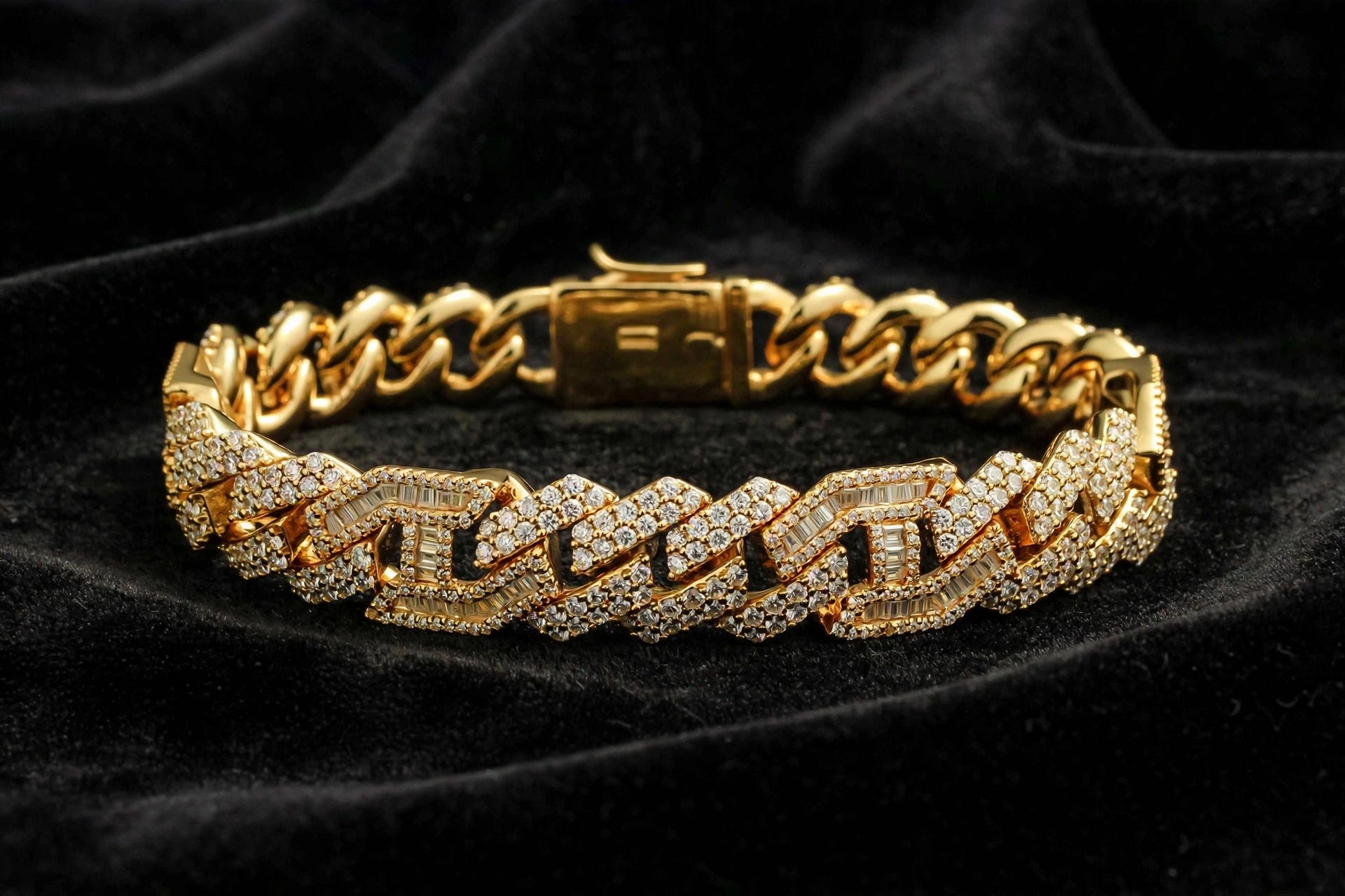 14mm FIGARUCCI 18.2ctw Lab Sim VVS1 Diamonds Bracelet -Gold