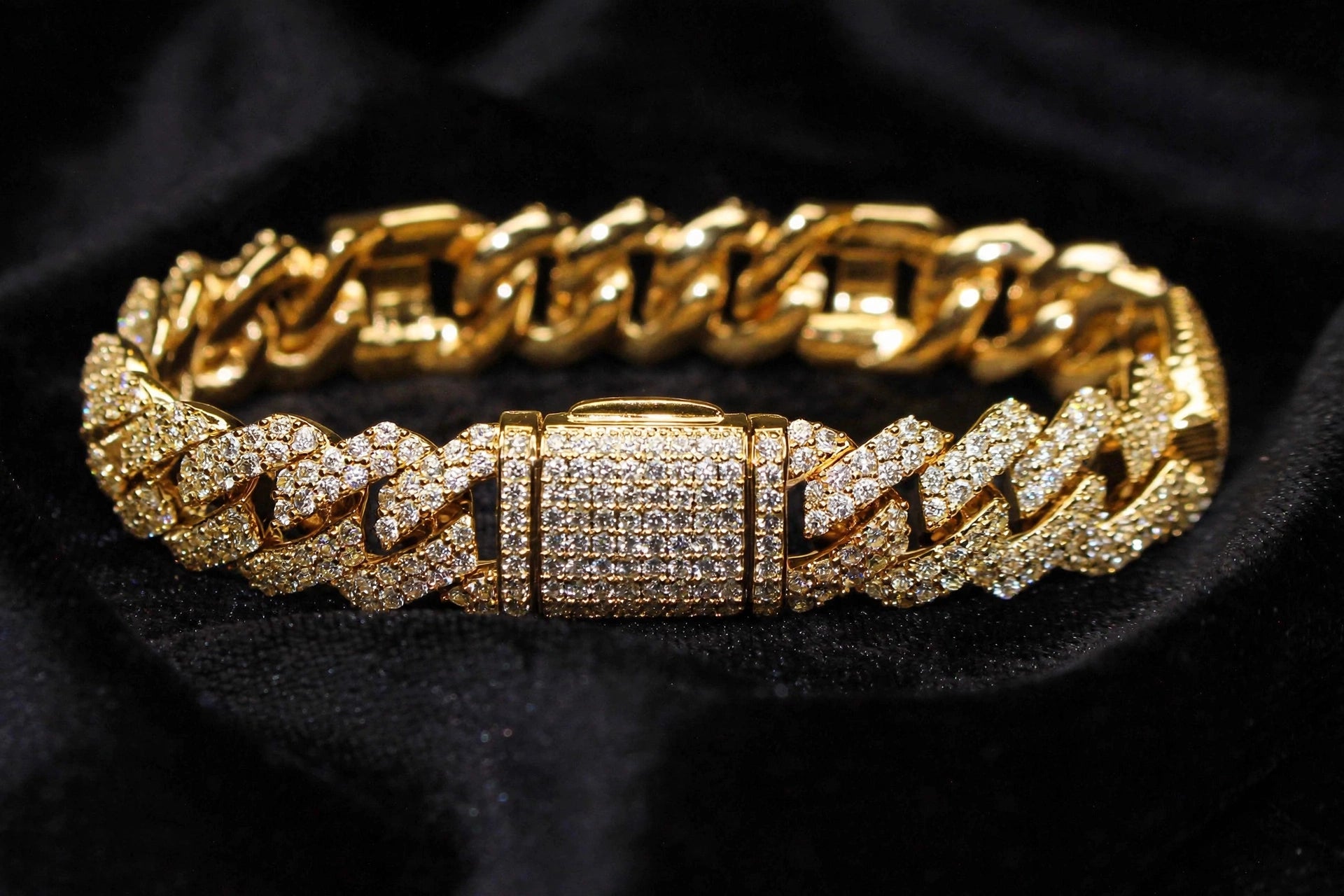 14mm FIGARUCCI 18.2ctw Lab Sim VVS1 Diamonds Bracelet -Gold