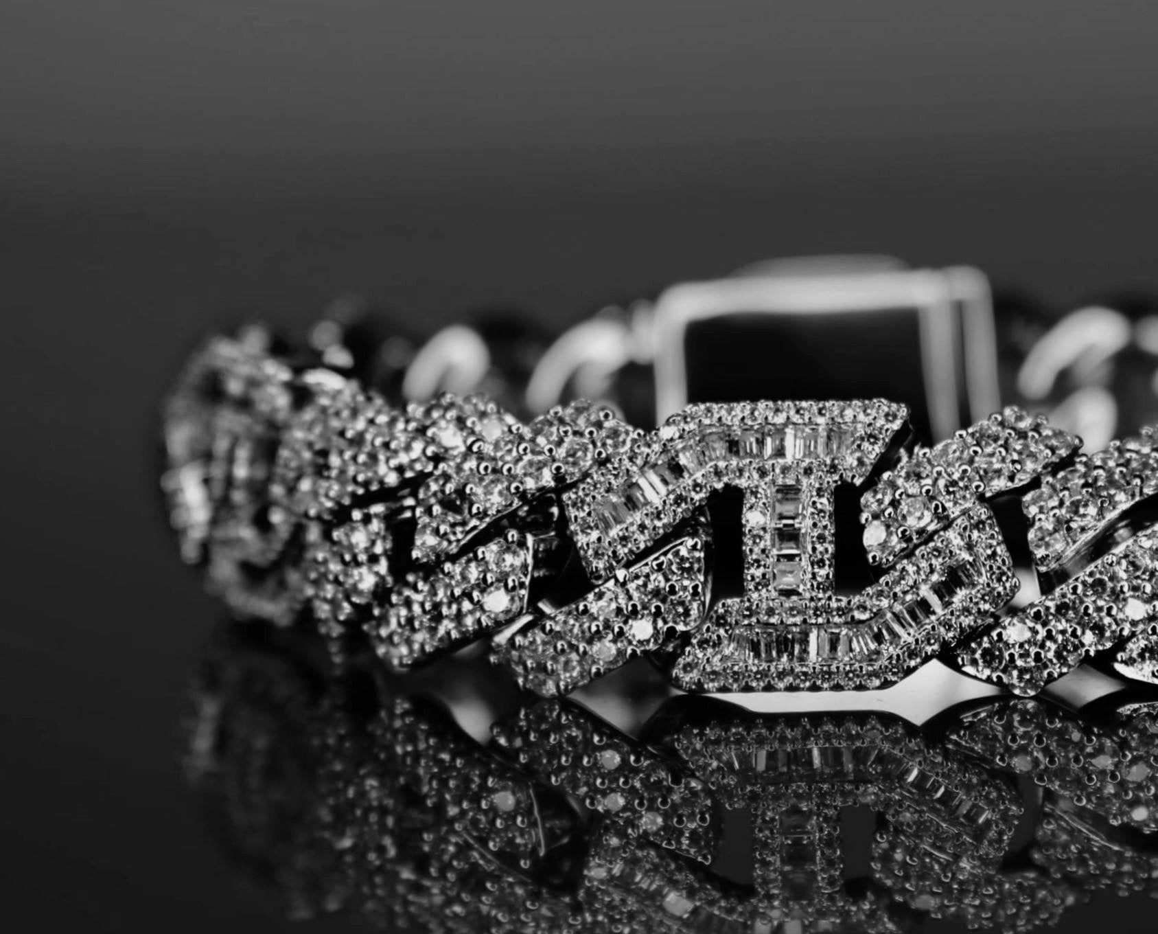 14mm FIGARUCCI 18.2ctw Lab Sim VVS1 Diamonds Bracelet