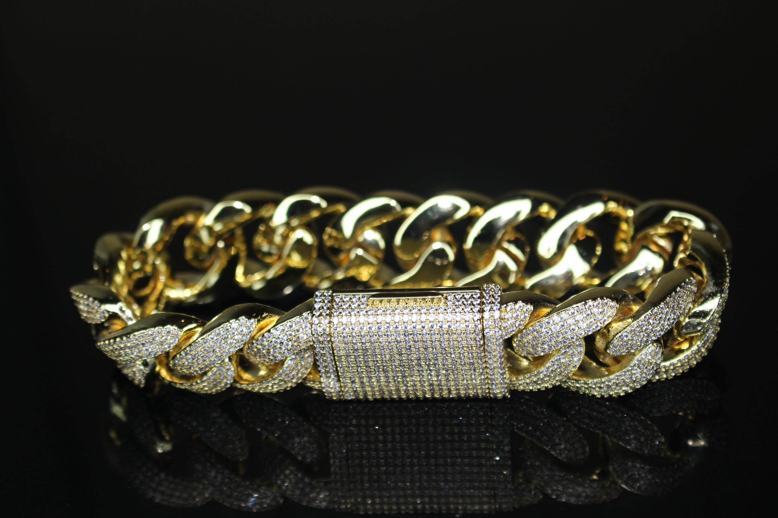 20mm Cuban Miami 25.2ctw Lab Sim VVS1 Diamonds Bracelet - GOLD