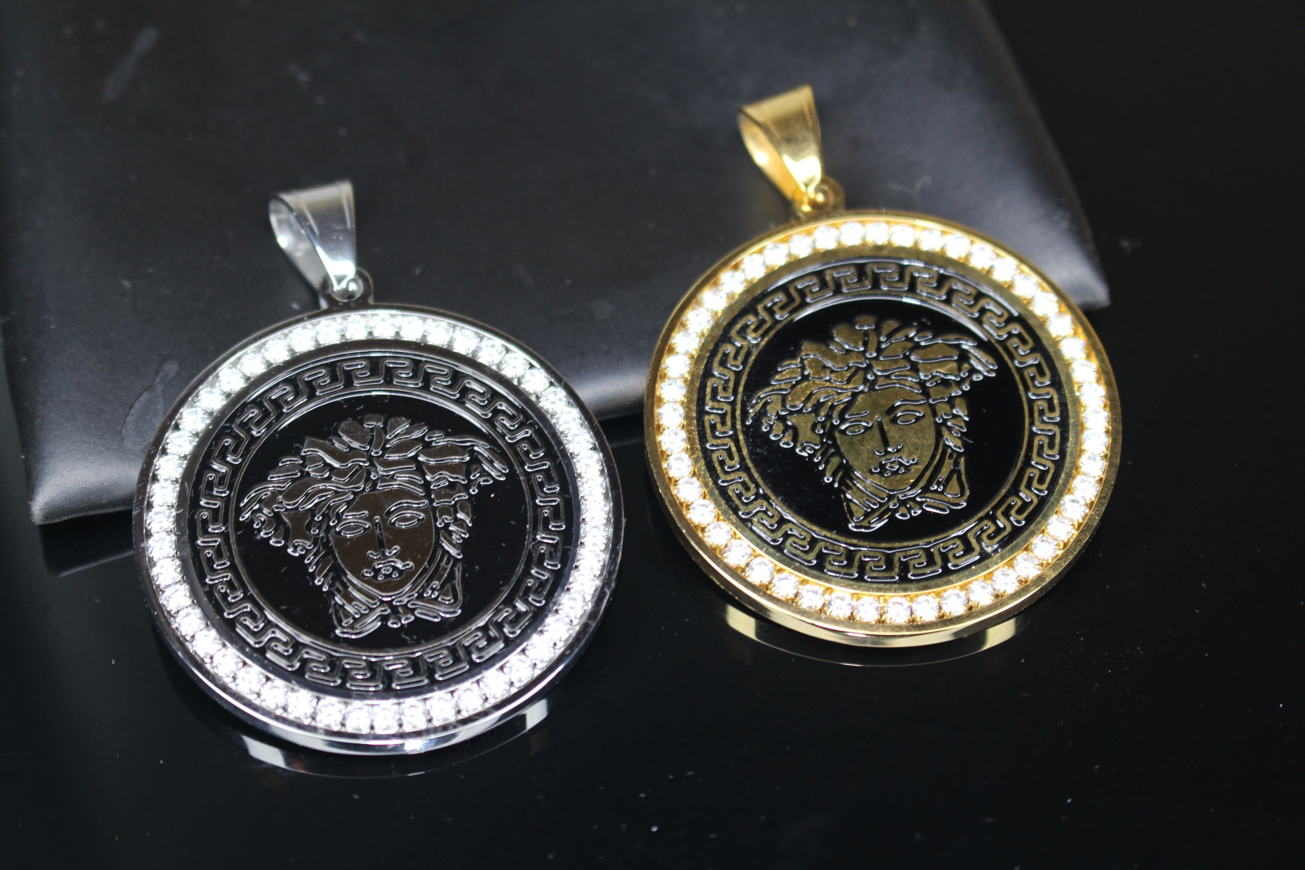 MEDUSA MEDALLION Pendant 5.2ct VVS1 Lab Sim Diamonds