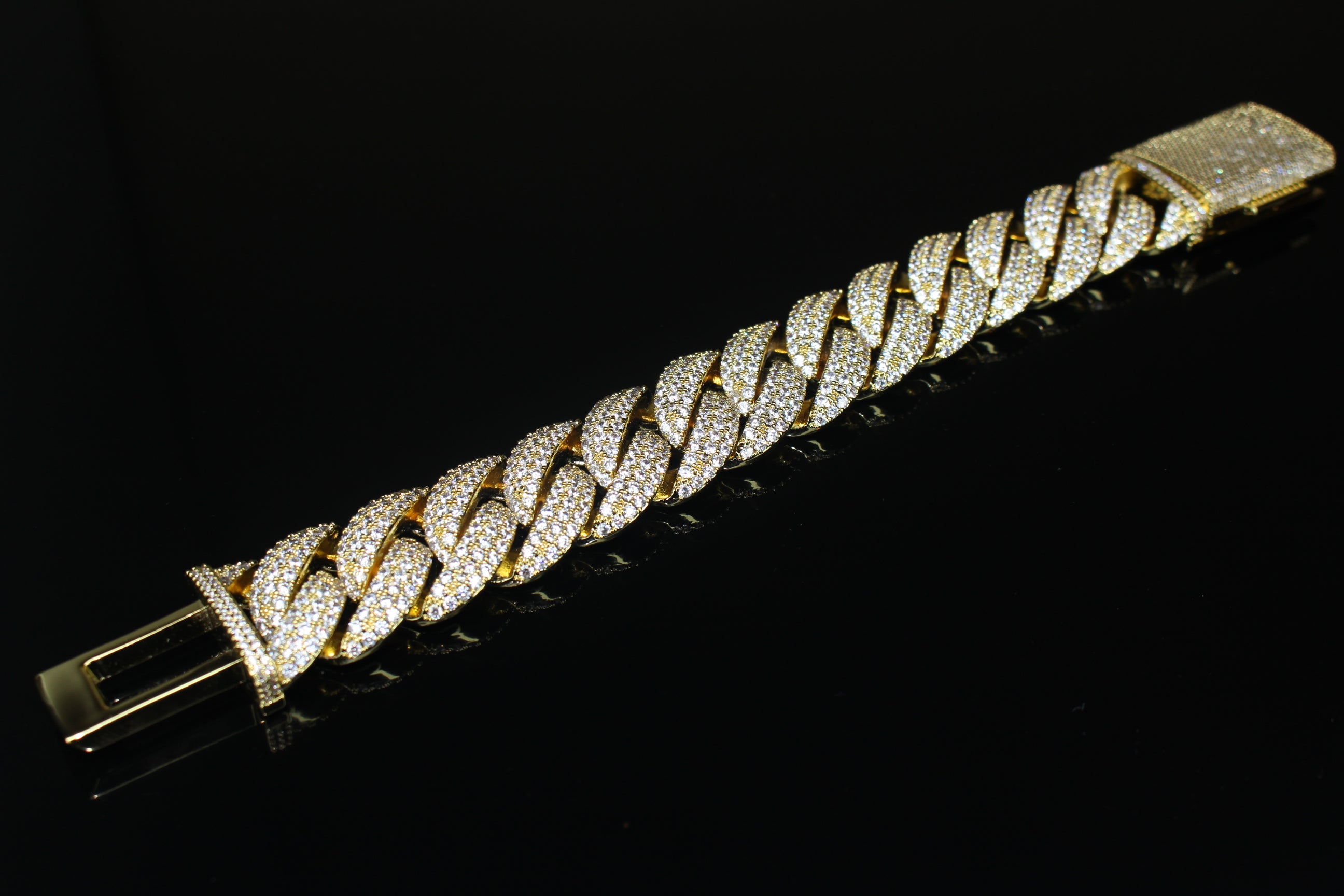 22mm XXL Cuban Miami 44.6ctw Lab Sim VVS1 Diamonds Bracelet - Gold