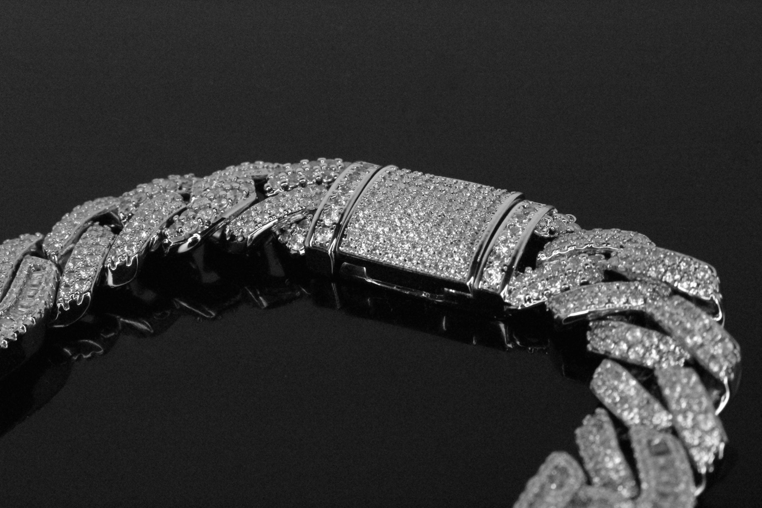 14mm FIGARUCCI 18.2ctw Lab Sim VVS1 Diamonds Bracelet
