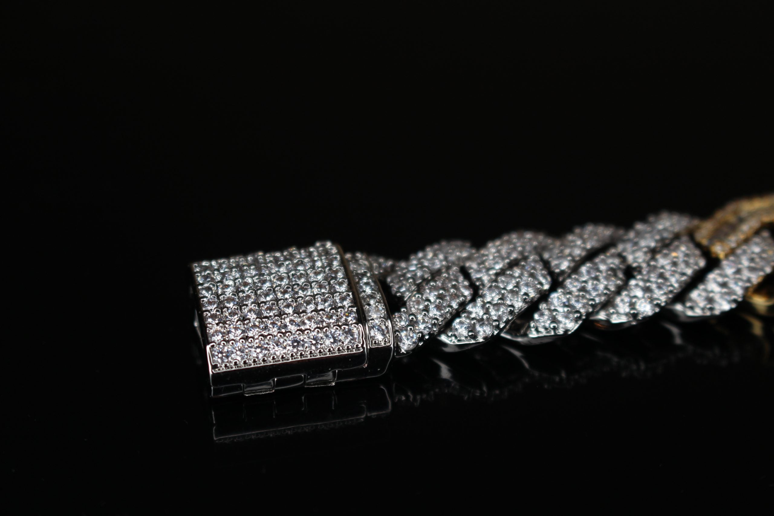 14mm FIGARUCCI 18.2ctw Lab Sim VVS1 Diamonds Bracelet