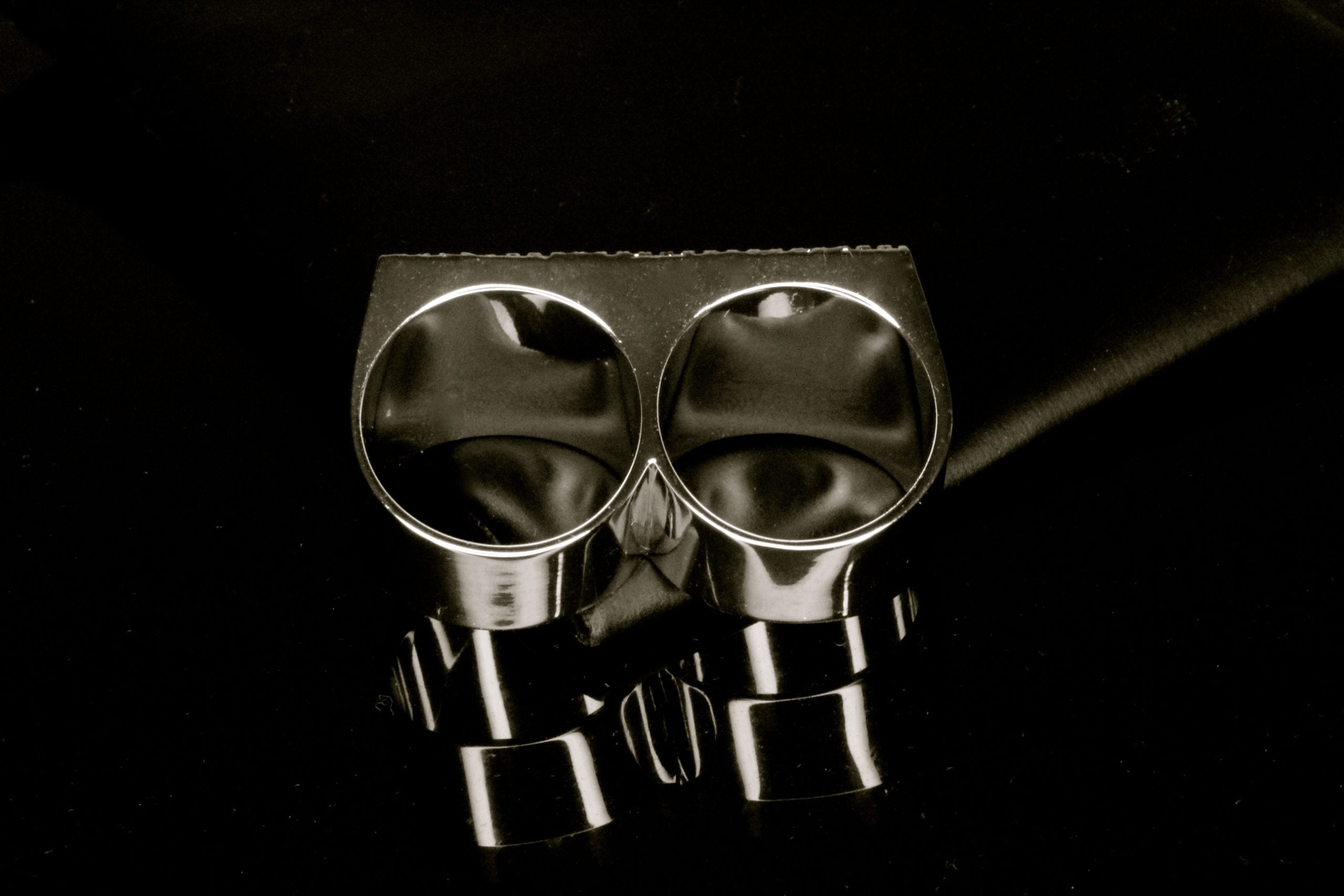 2-Finger Brass Knuckz 5ct Lab Sim VVS1 Diamonds Ring Chrome