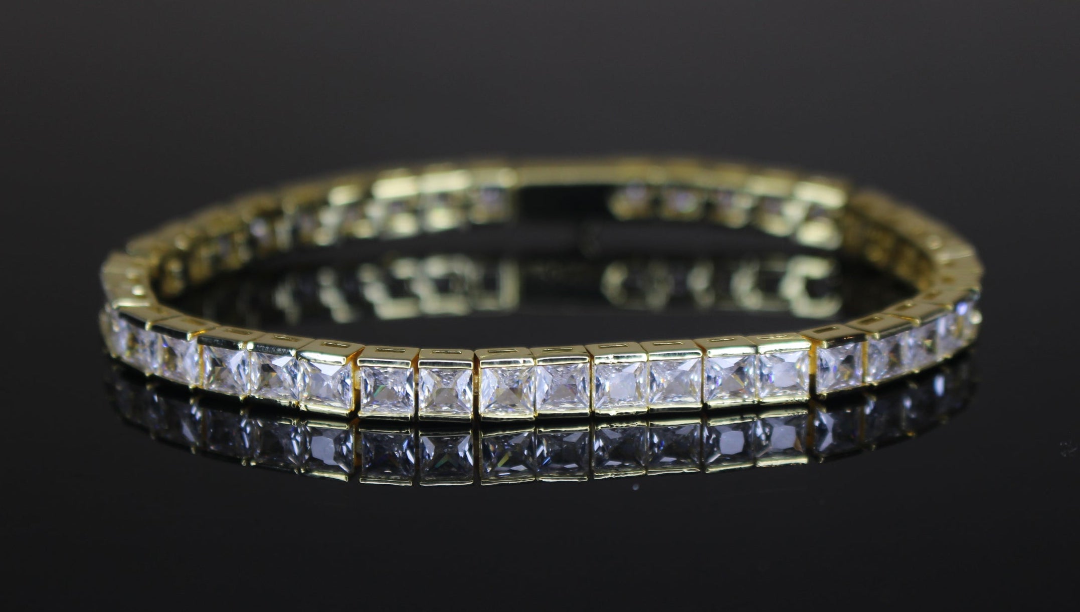 4mm Baguette Square Cushion-Cut Tennis Bracelet 15.75ct Lab Sim Diamonds- Gold