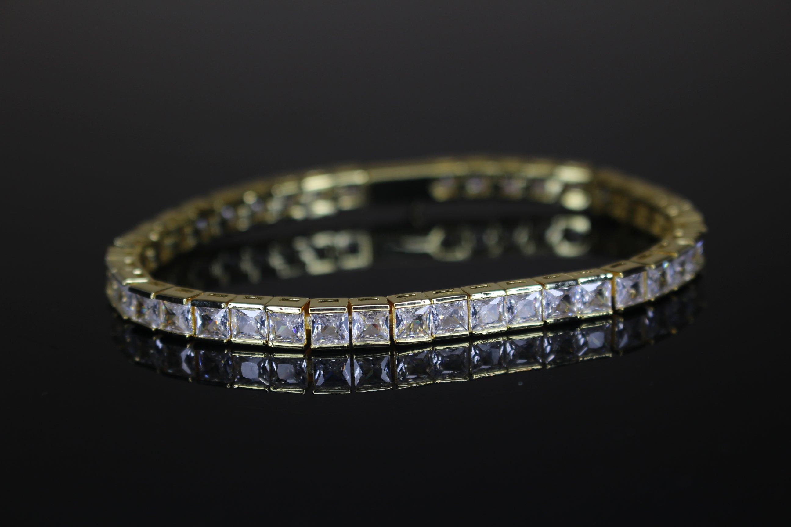 4mm Baguette Square Cushion-Cut Tennis Bracelet 15.75ct Lab Sim Diamonds- Gold