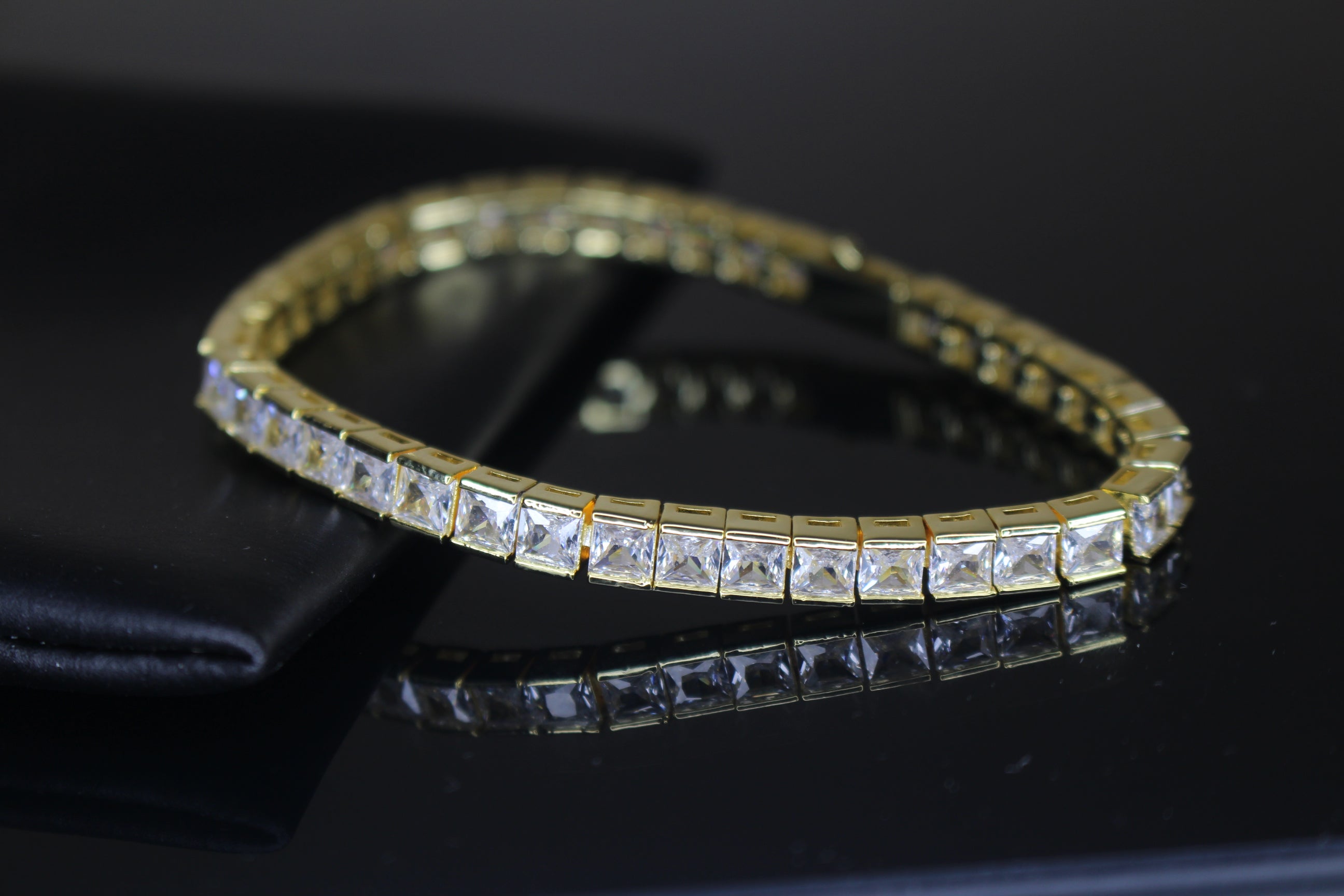 4mm Baguette Square Cushion-Cut Tennis Bracelet 15.75ct Lab Sim Diamonds- Gold