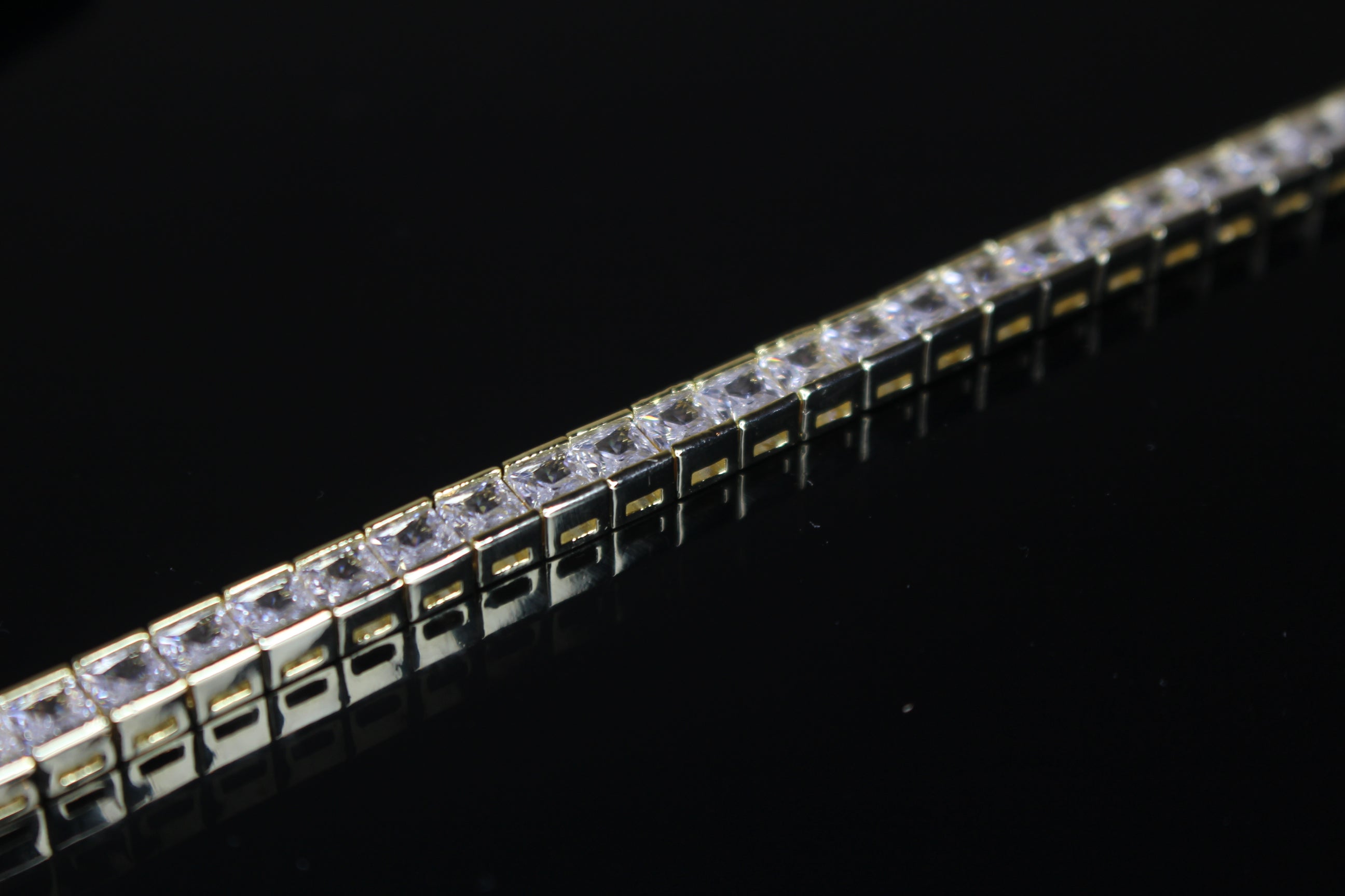 4mm Baguette Square Cushion-Cut Tennis Bracelet 15.75ct Lab Sim Diamonds- Gold