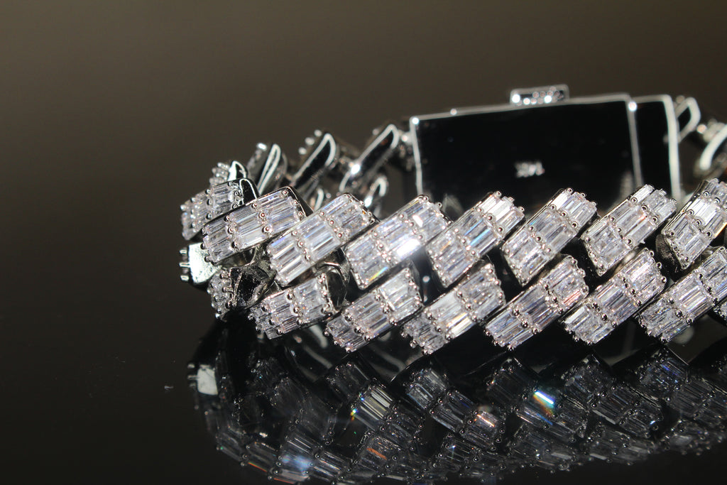 19mm Prong BAGUETTE 24.6ct Lab VVS1 Sim Diamonds Bracelet