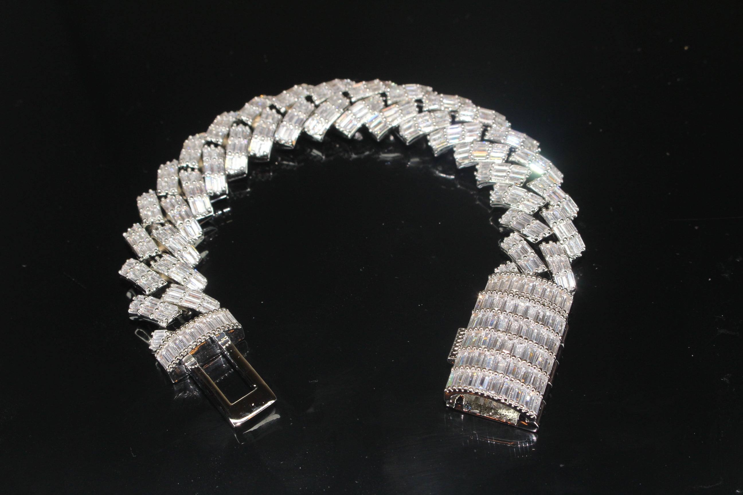 19mm Prong BAGUETTE 24.6ct Lab VVS1 Sim Diamonds Bracelet