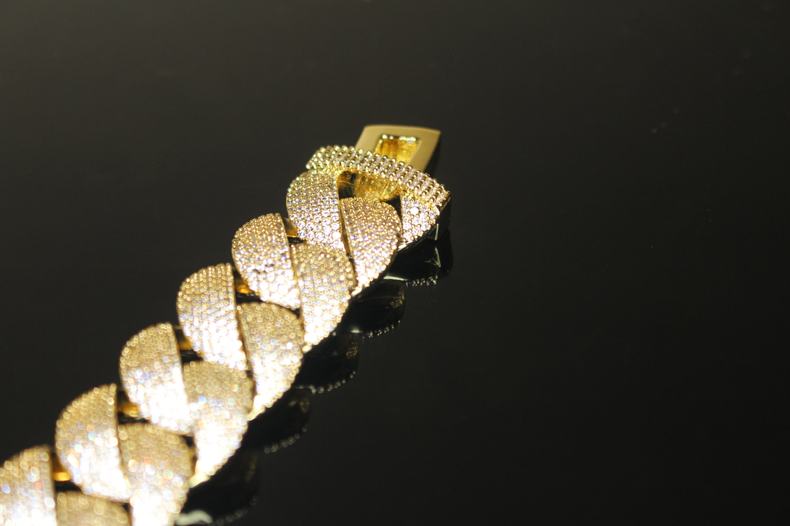 24mm XXL Cuban Miami 68.2ctw Lab Sim VVS1 Diamonds Bracelet - Gold