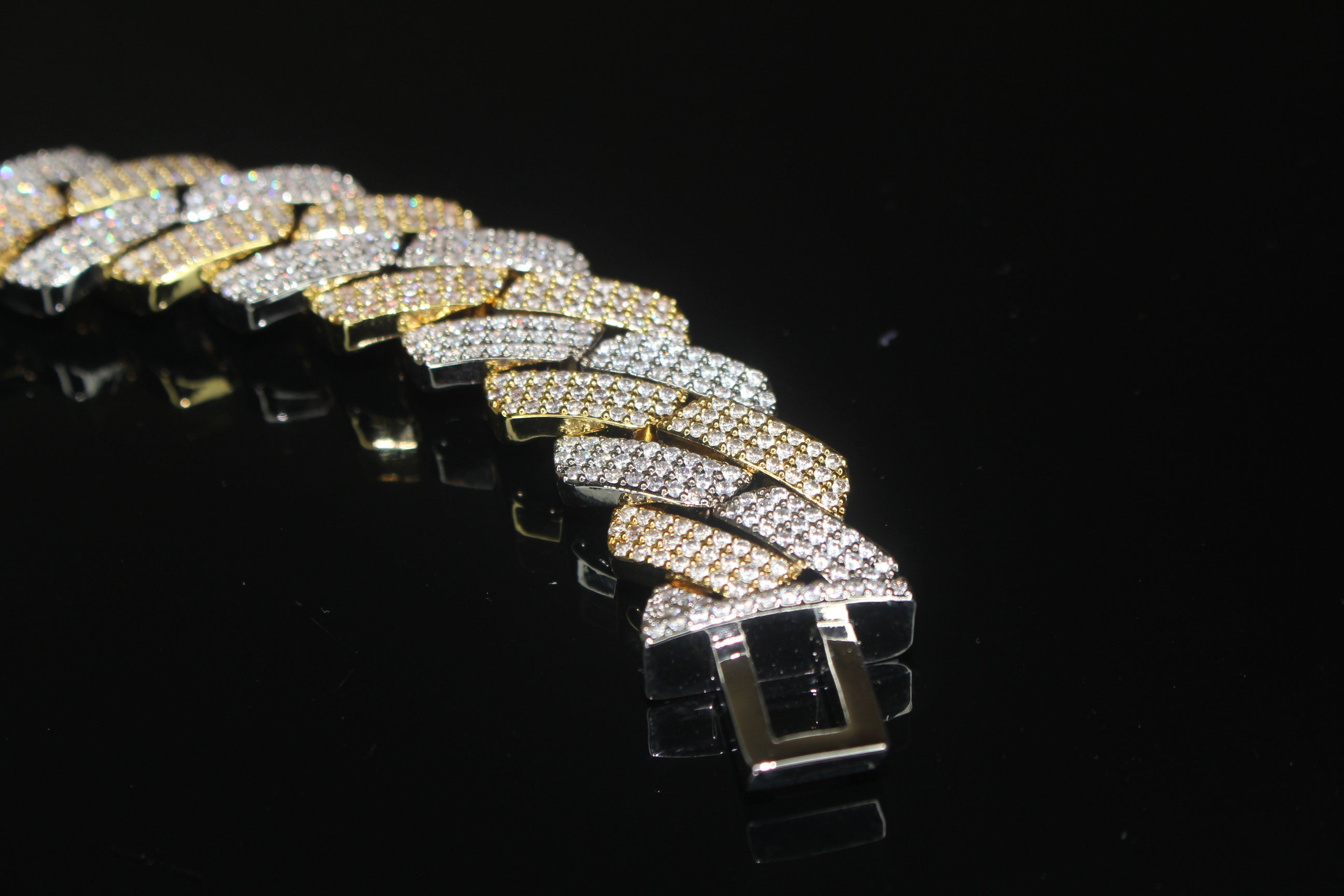 20mm Cuban Miami 25.2ctw Lab Sim VVS1 Diamonds Bracelet - 2Tone Gold
