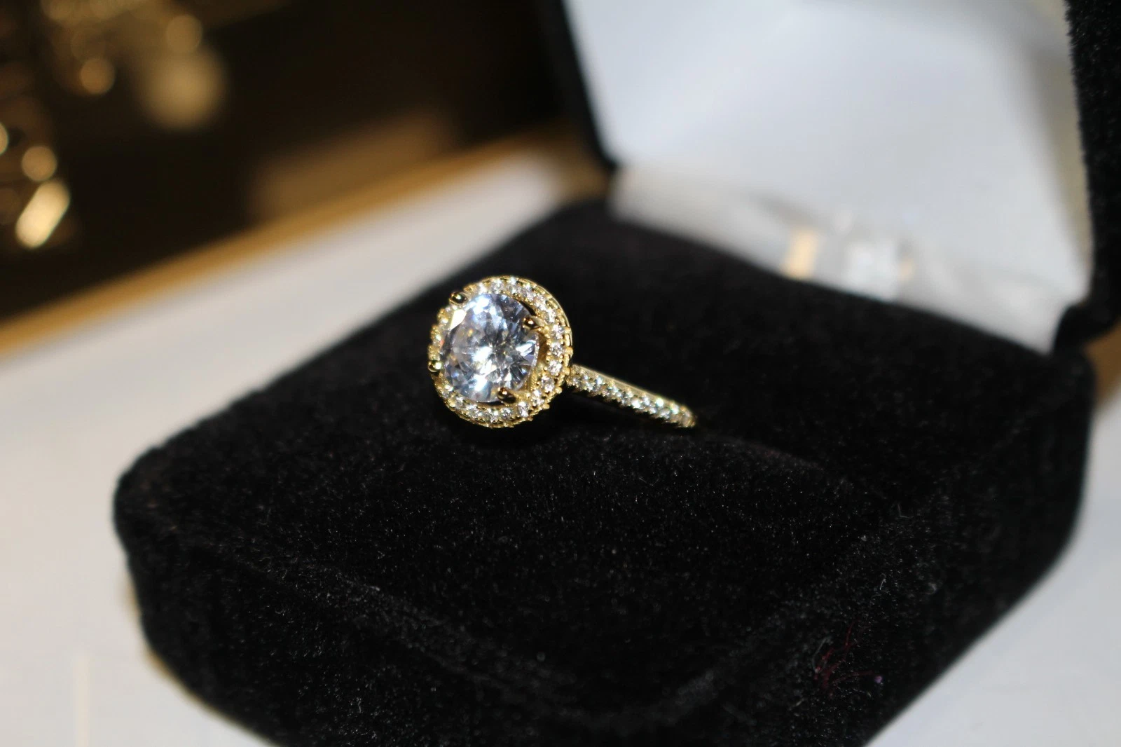 2.2ct HALO Solitare Lab Sim VVS1 Diamond Ring Gold Vermeil