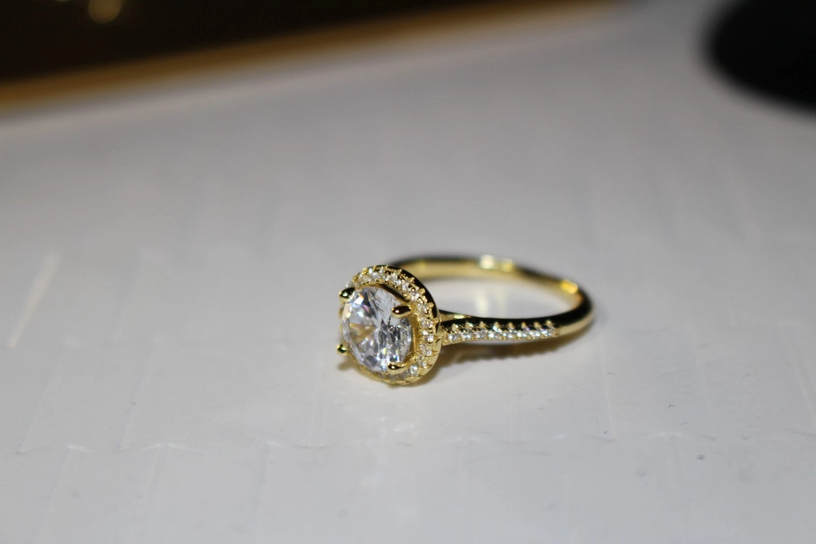 2.2ct HALO Solitare Lab Sim VVS1 Diamond Ring Gold Vermeil