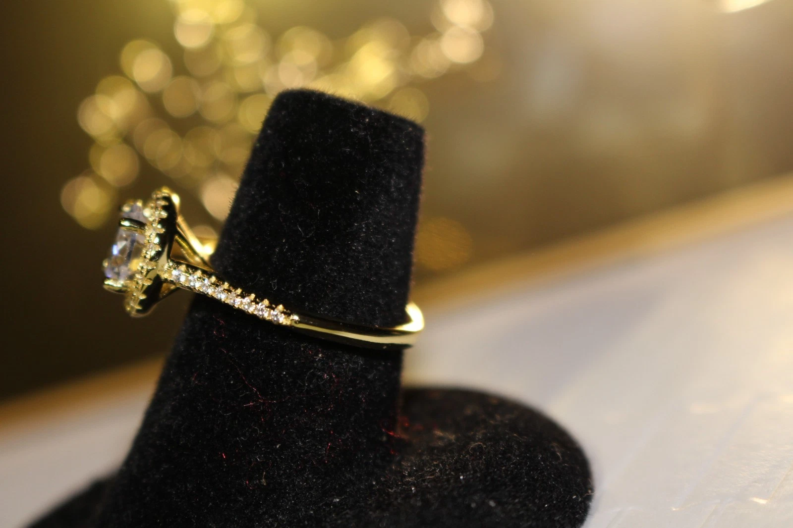 2.2ct HALO Solitare Lab Sim VVS1 Diamond Ring Gold Vermeil